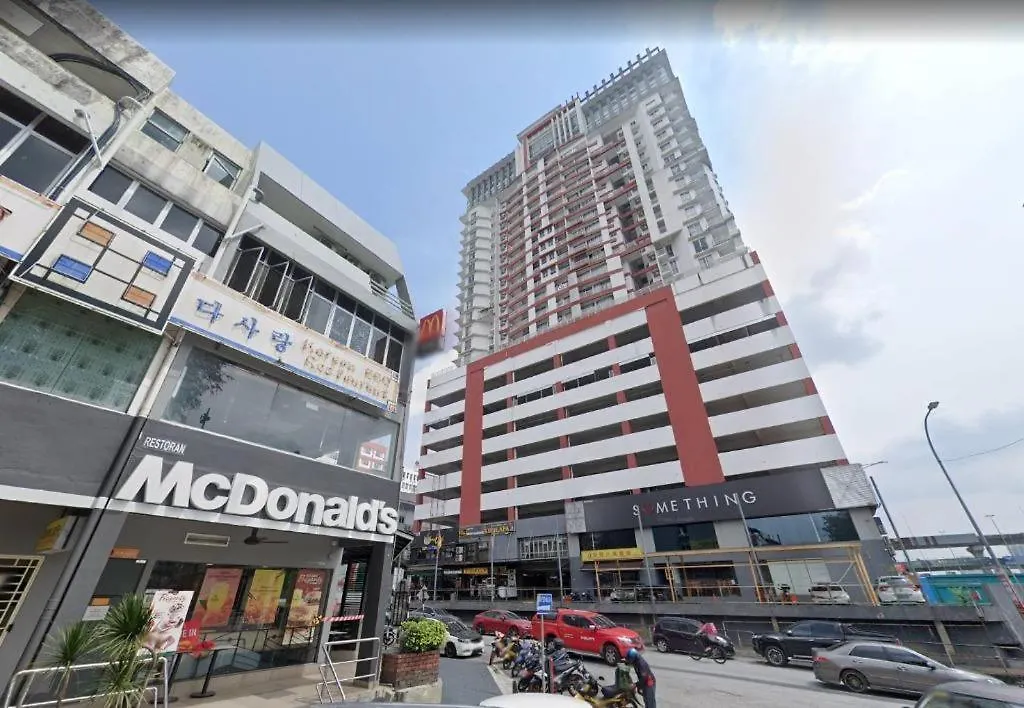 Bed & Pillow Subang Jaya By Homebrickz Hostel